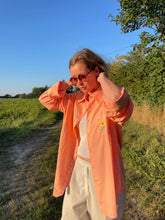 Charger l&#39;image dans la galerie, Chemise corail brodée fleur