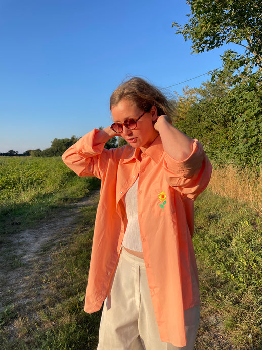 Chemise corail brodée fleur