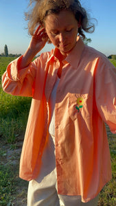 Chemise corail brodée fleur