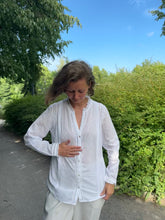 Charger l&#39;image dans la galerie, Blouse blanche