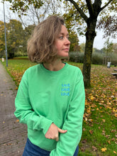 Charger l&#39;image dans la galerie, Sweat vert brodé LOVE LOVE LOVE (coton bio)