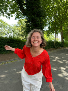 Blouse rouge broderie