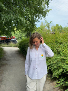 Chemise blanche brodée fleur
