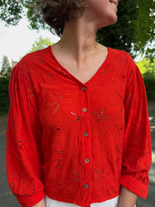 Blouse rouge broderie