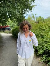 Charger l&#39;image dans la galerie, Chemise blanche brodée fleur