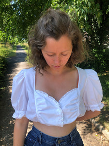 Blouse blanche décolleté