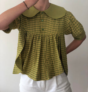 Blouse verte à carreaux