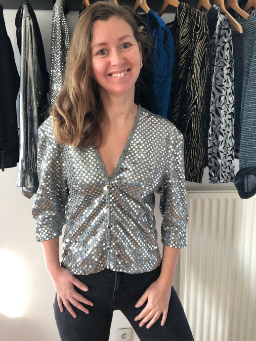 Top sequin